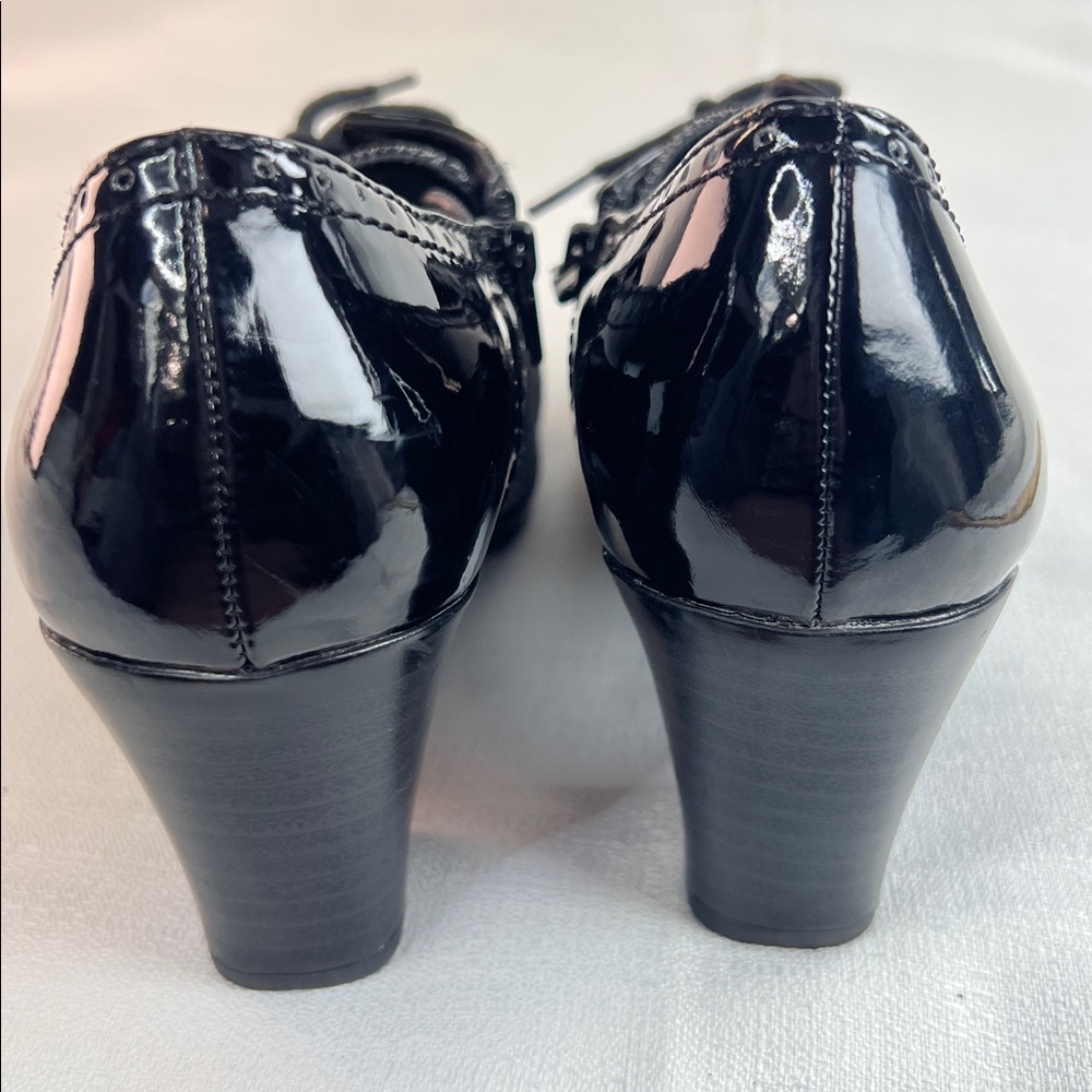 Covington, canvas and patent leather stylish heels - Picture 7 of 9